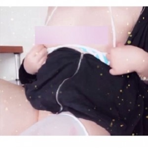 抖音网红『三寸妹子』喷泉弹力摇