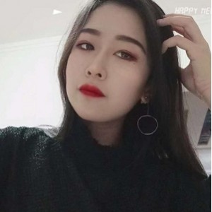 最新反差良家美女套装