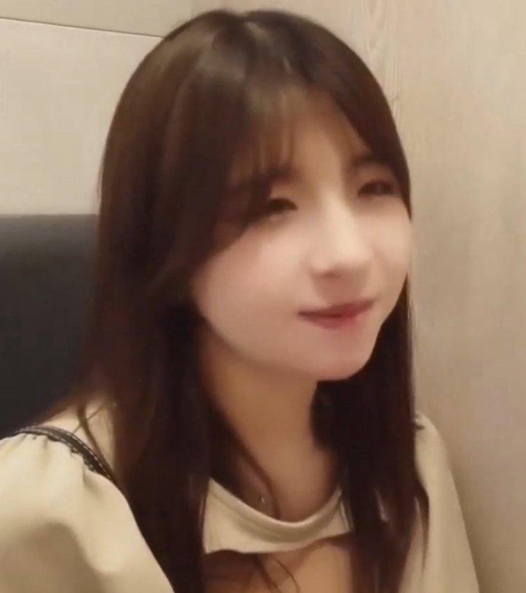 劲爆抖音清纯美眉互动视频1部1.49G