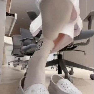 52部小脚足送516M精致粉丝群诱惑